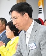 �賲��