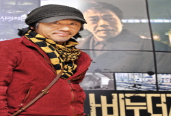 배우 판영진, 차 안에서 숨진채 발견…우울증·생활고 시달려